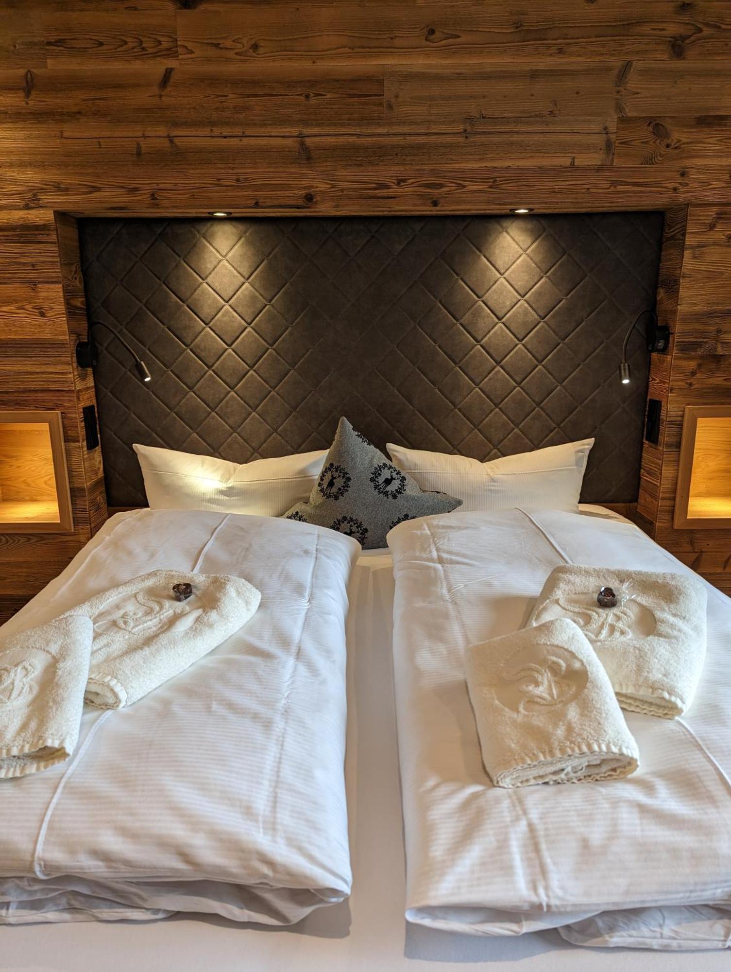 Apartment Bergzauber Wohlfuehlchalets - Skipiste - Private Sauna *
